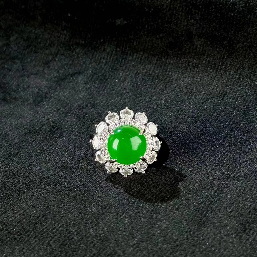 缅甸A货新马料帝王满绿蛋面豪镶精致戒指  约12x12mm