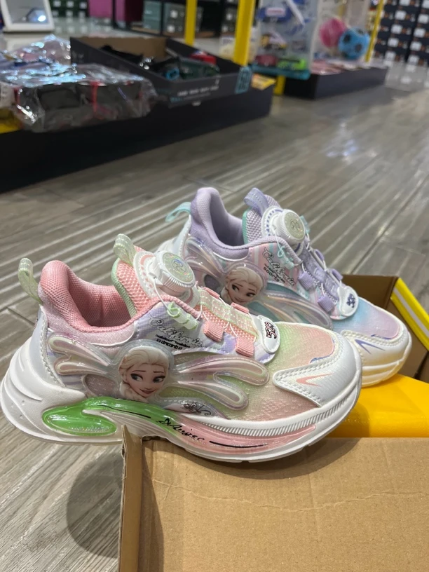 新款女童运动鞋旋钮扣透气网面运动休闲跑步鞋