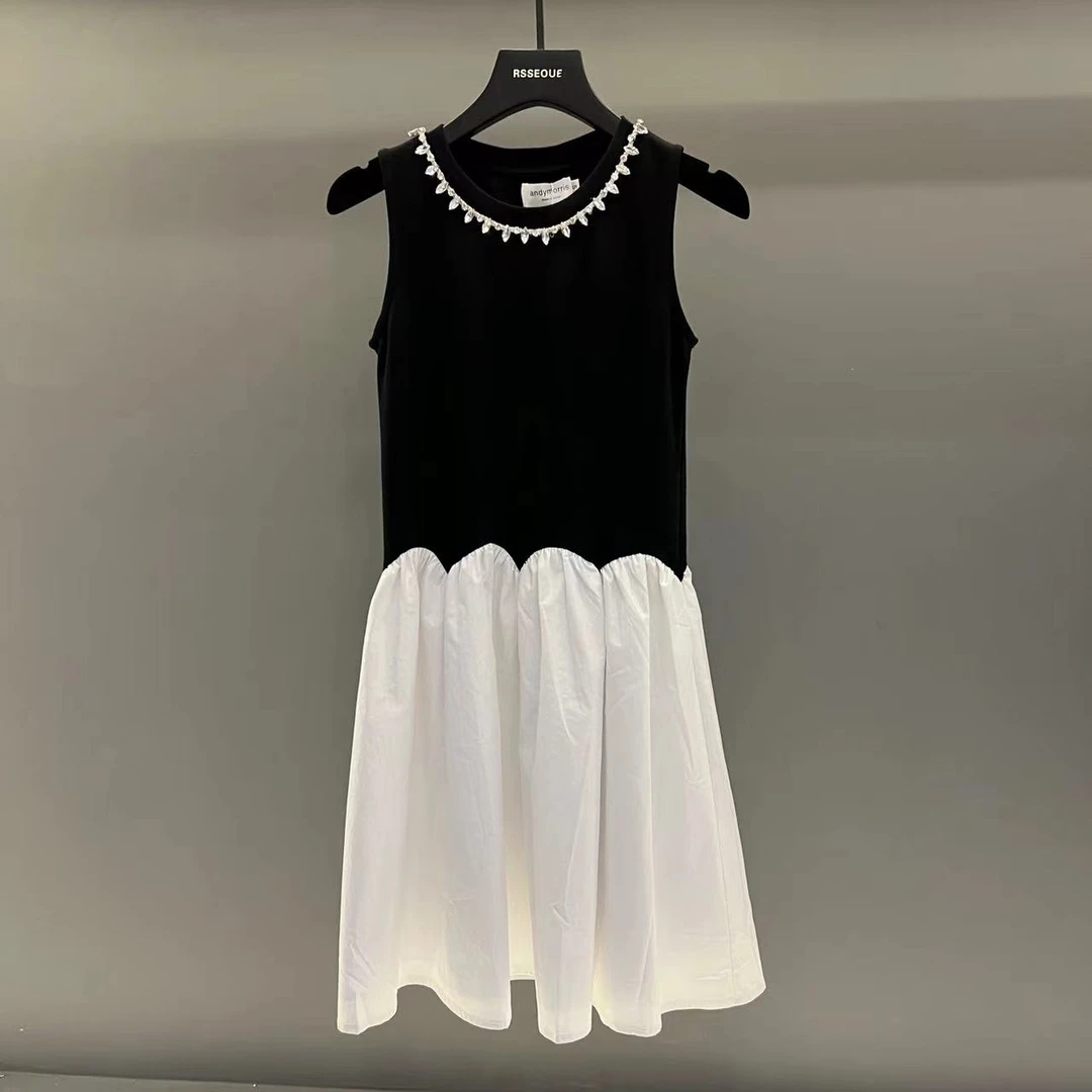 圆领钉钻黑白拼接收腰连衣裙夏季气质显瘦小众设计感无袖L9043