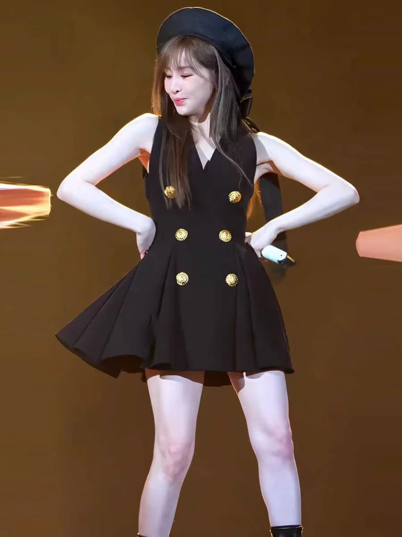 轻奢黑色无袖女装连衣裙收腰百褶短裙2025新款时尚修身