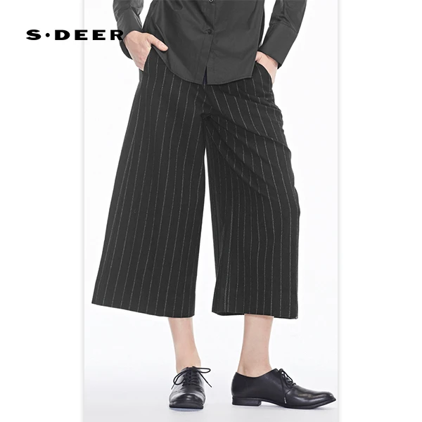 S·DEER冬季休闲舒适前卫个性黑白条纹对称插袋装饰时尚女装阔腿裤