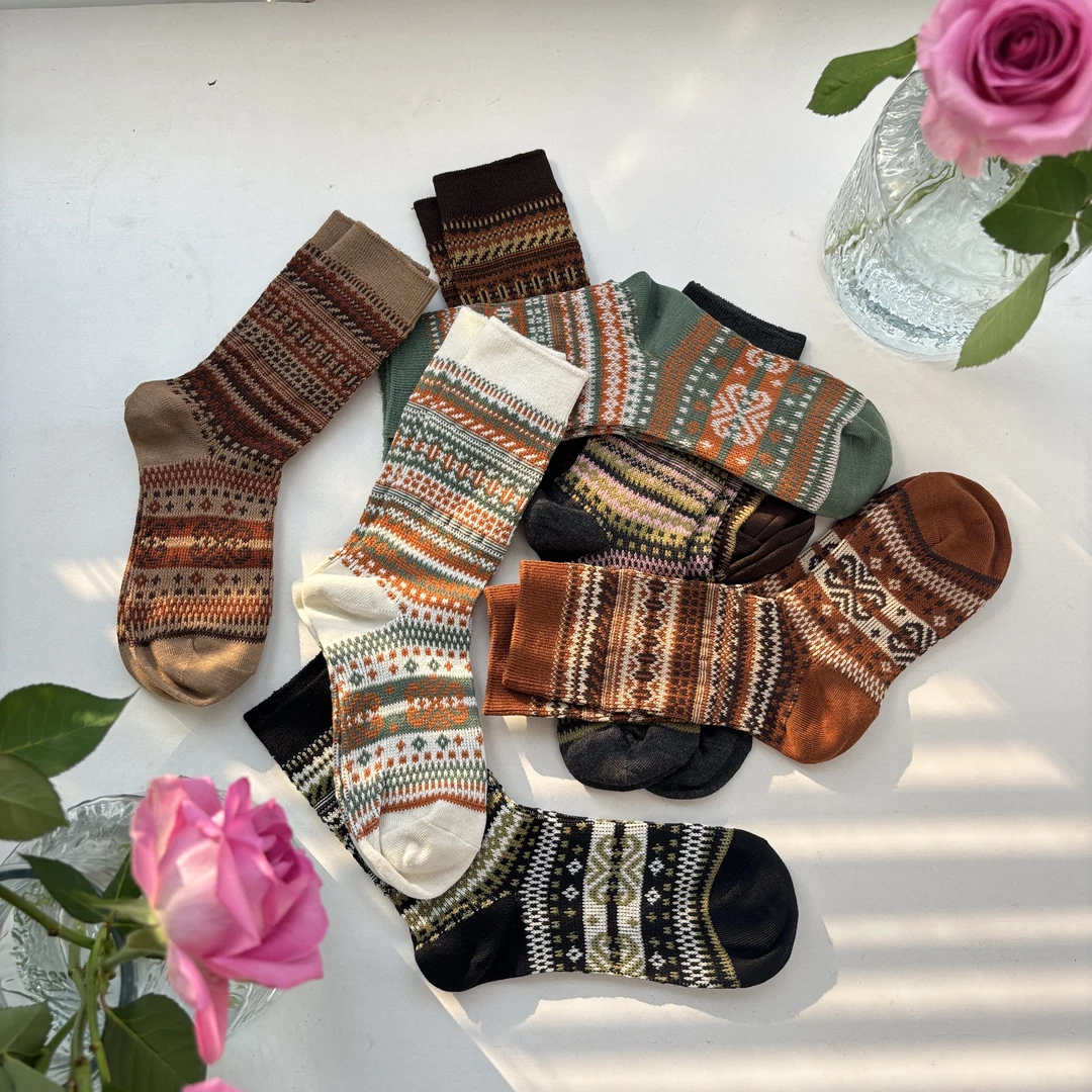 新款春秋复古花色纯棉配饰中筒袜子WZ1