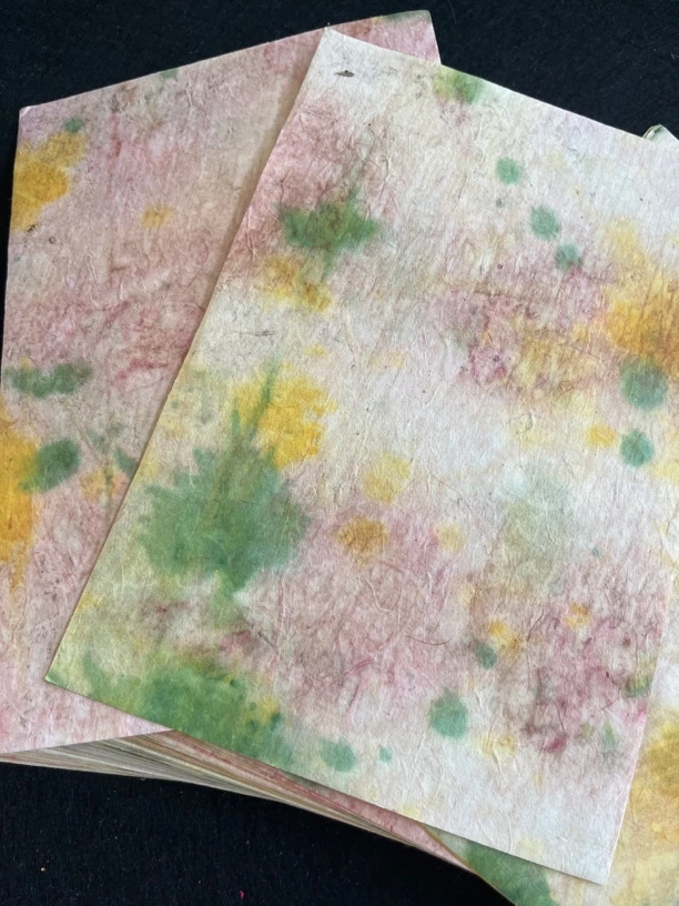 1981非遗纯手工17×25三层浆糊彩色云龙皮纸藏品【一张】