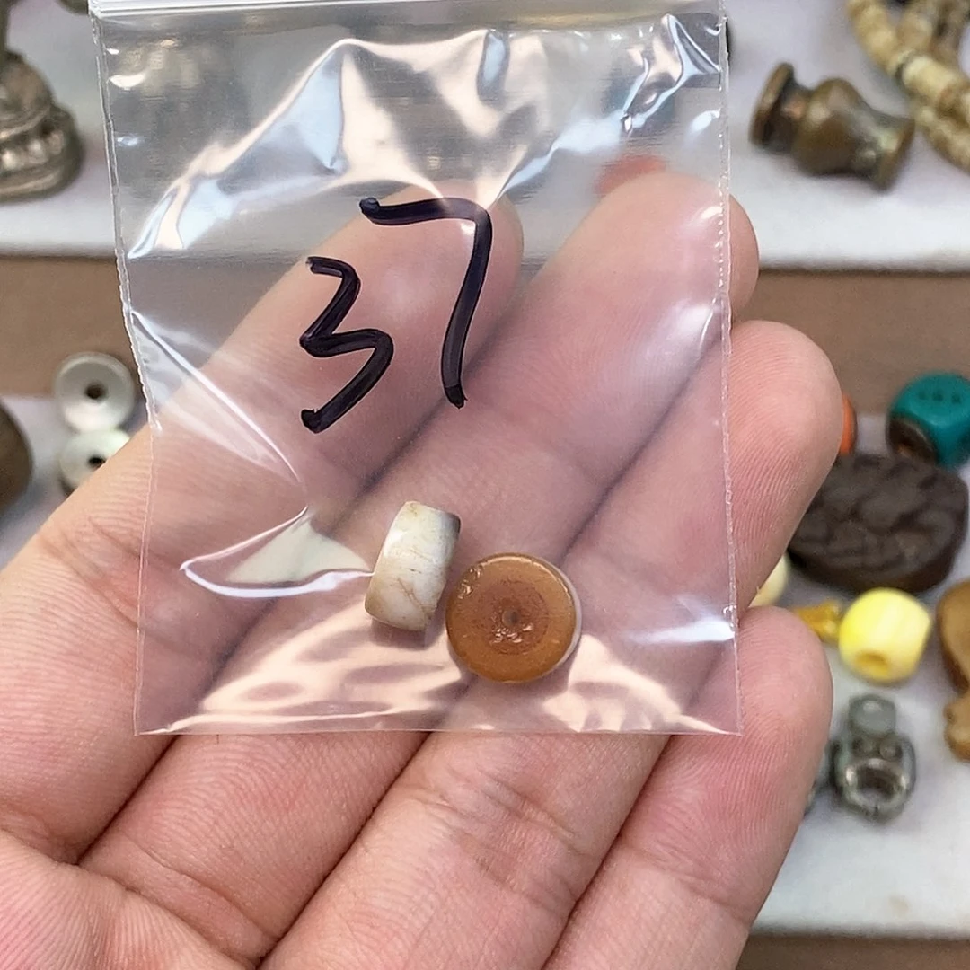柏香籽/百香籽吊坠。