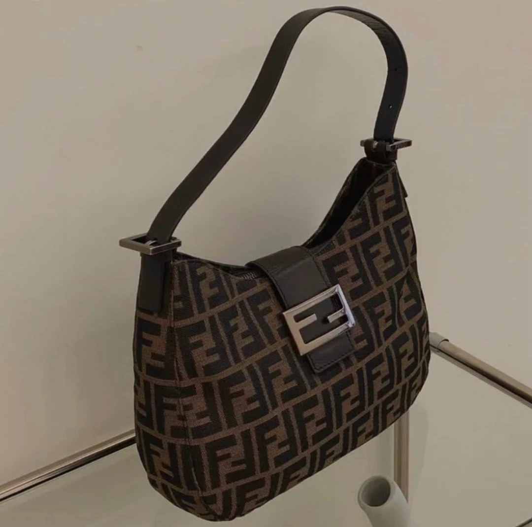 95新 FENDI/芬迪 芬迪经典老花牛角单肩包