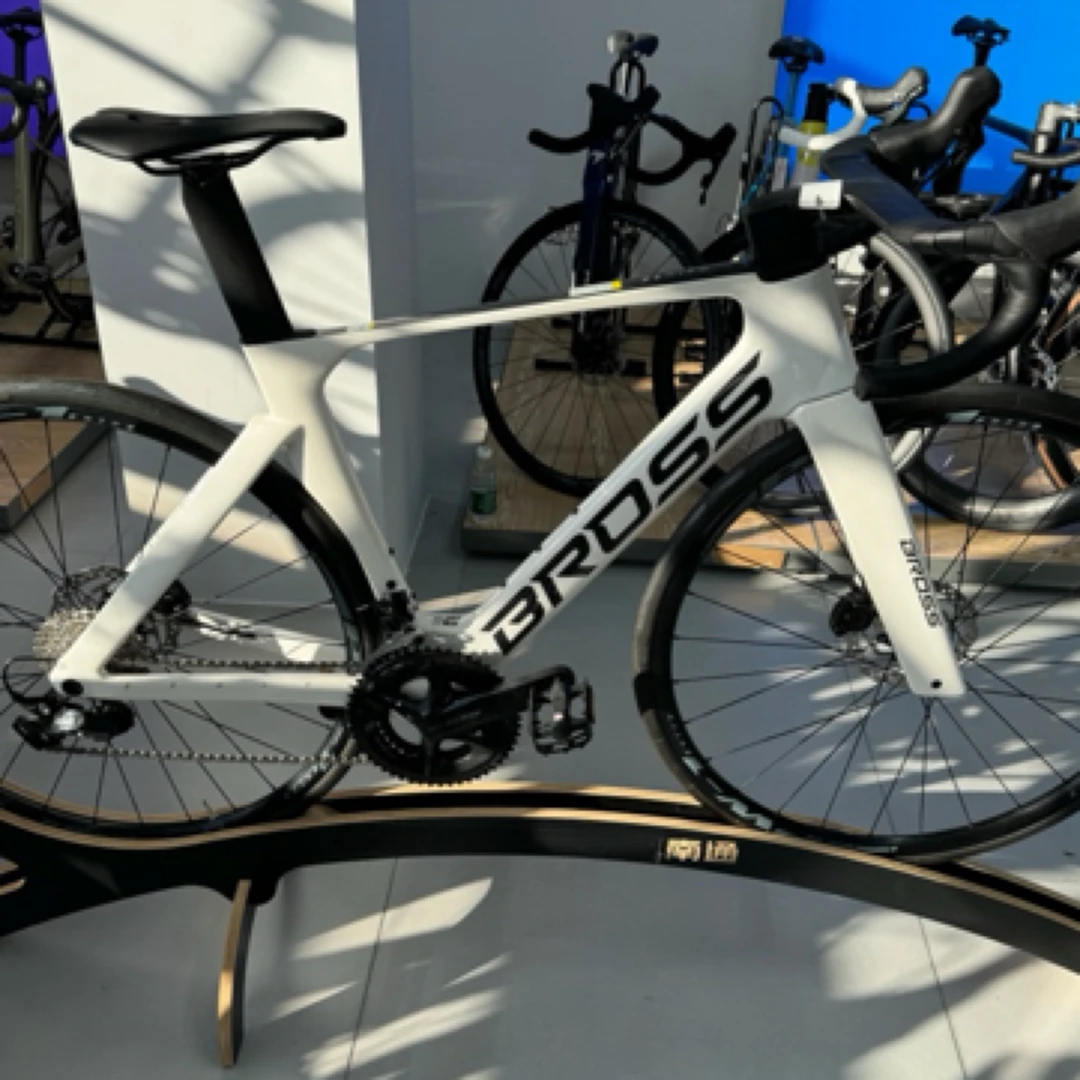 瑕疵BROSS ZENITH碳纤维公路车 105 7120套件