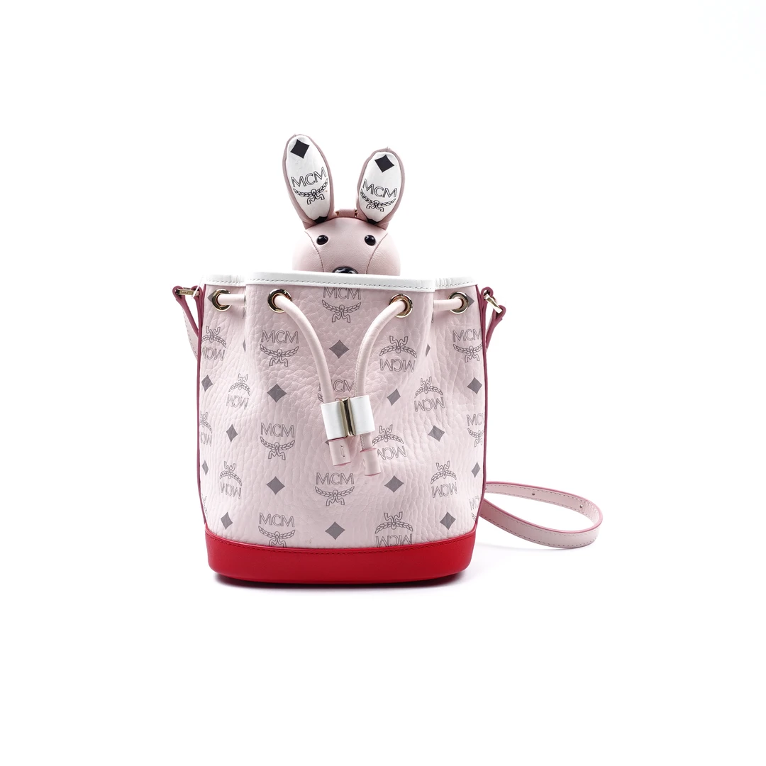 95新 MCM 雾霾粉拼红小兔子水桶包/LYJMJY0115