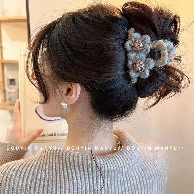 漫予绵绵花丛~气质毛毡花朵发夹秋冬抓夹女后脑勺鲨鱼夹盘发