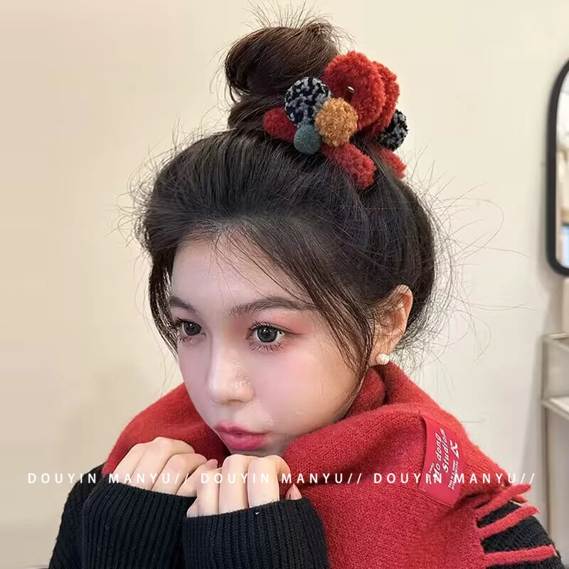 漫予新年甜美毛绒抓夹发饰秋冬发夹女后脑勺可爱鲨鱼夹子头饰
