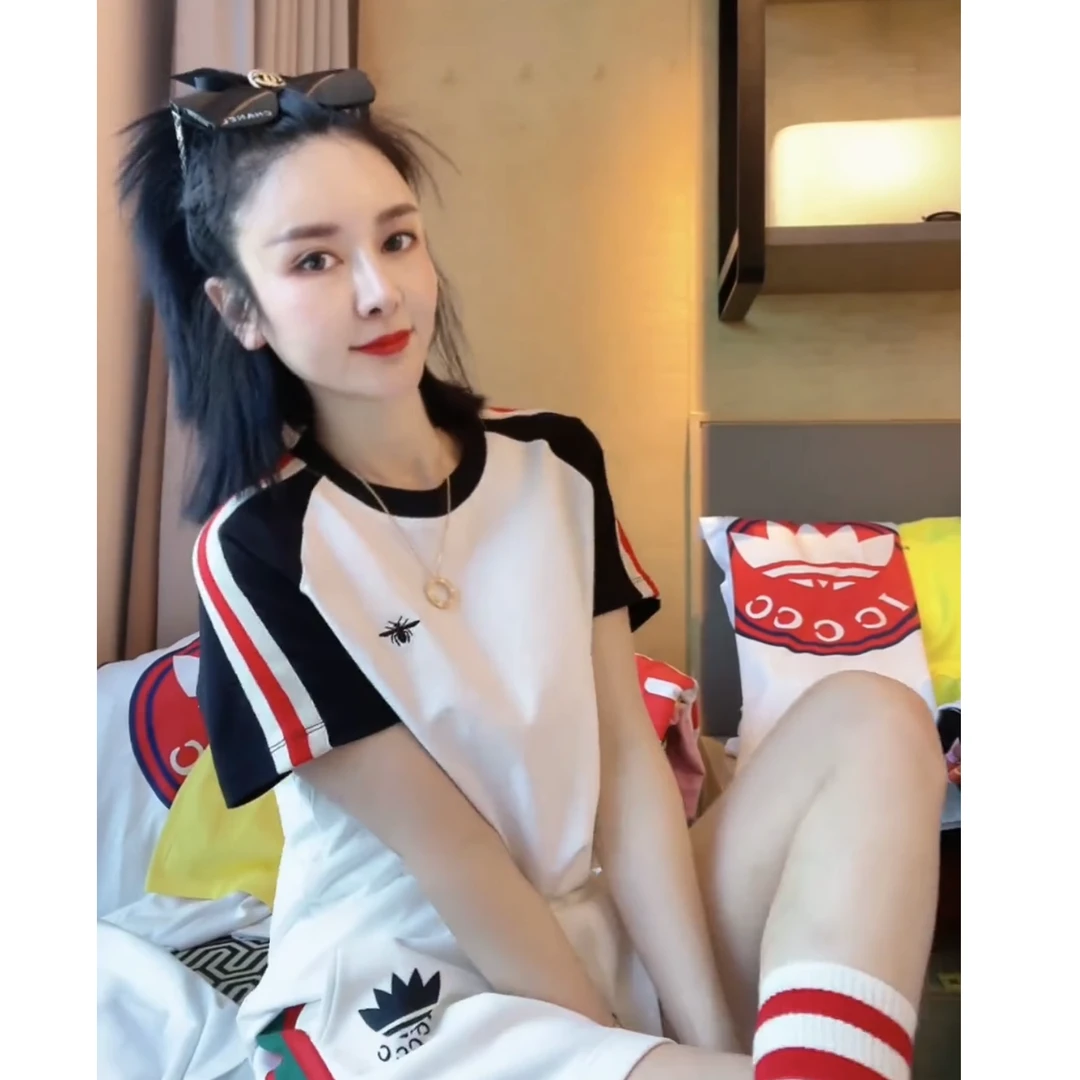 欧货2023夏季新款圆领宽松百搭小蜜蜂刺绣撞色短袖T恤女大码上衣