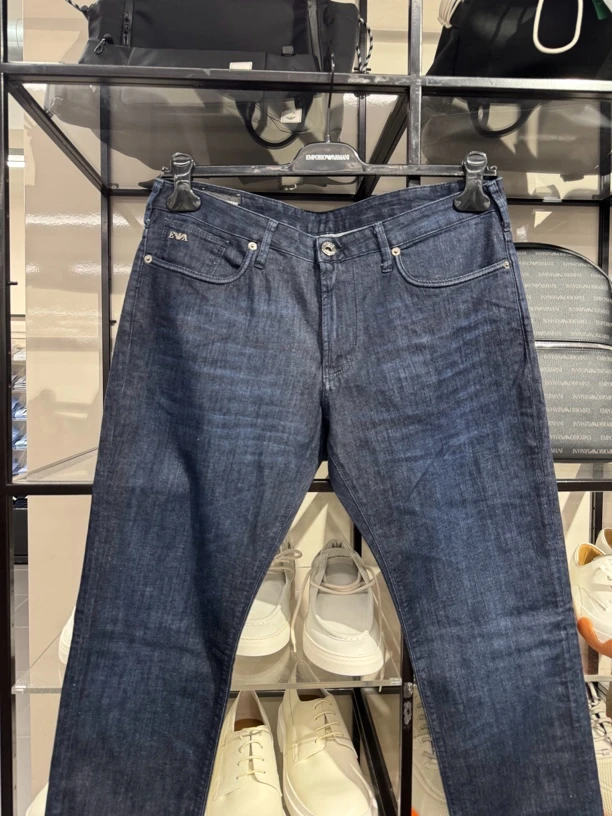 阿玛尼 Emporio Armani J06牛仔蓝修身牛仔裤