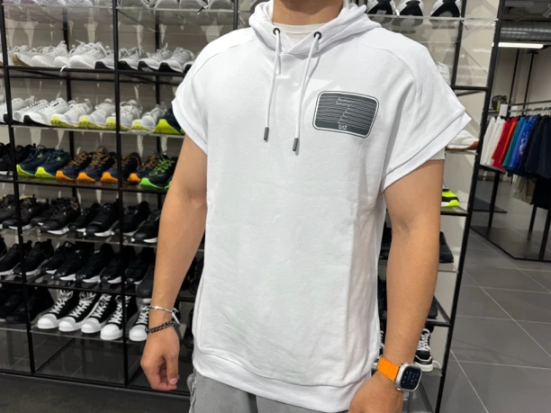 阿玛尼 Emporio Armani 白色卫衣