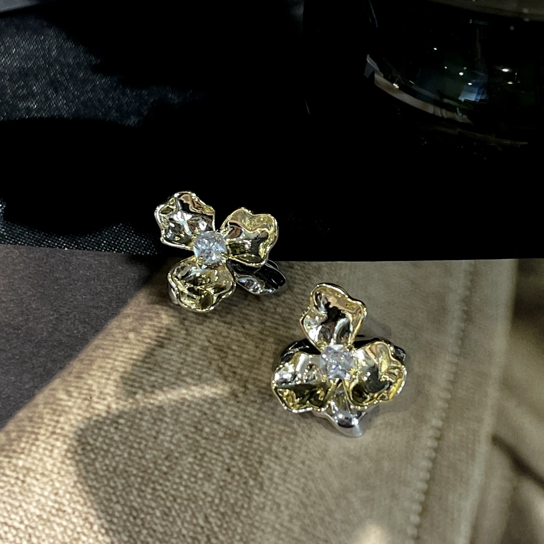 锌合金耳饰 【水月镜花】简约高级感金银拼色锆石微镶花朵耳环耳钉