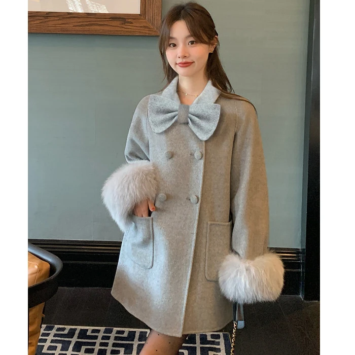 【24172】撞色蝴蝶结领可拆卸毛毛袖毛呢外套女