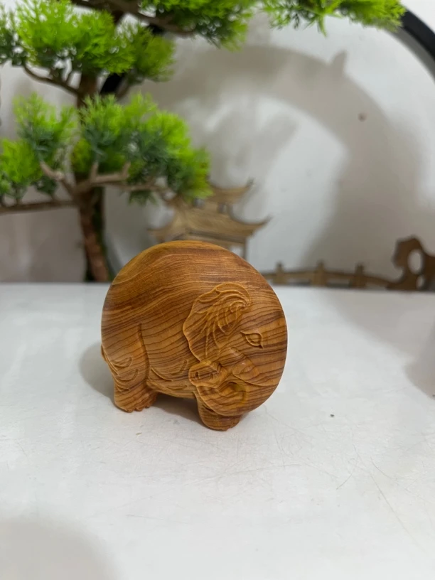 柏木大象手把件实木大象木雕工艺品6/5