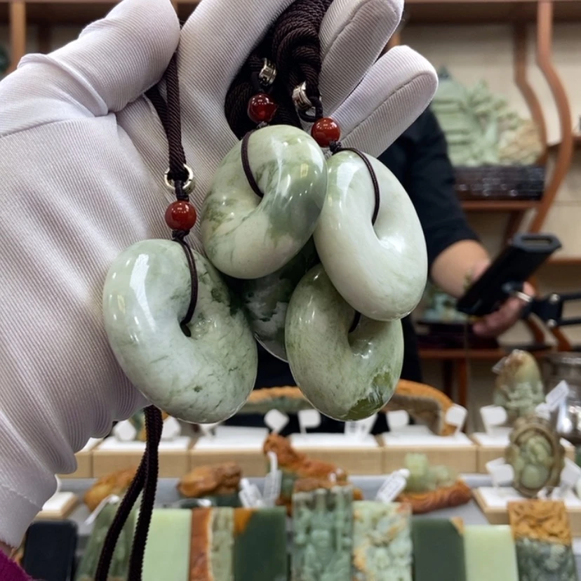 【闪购商品】蛇纹石玉吊坠未镶嵌