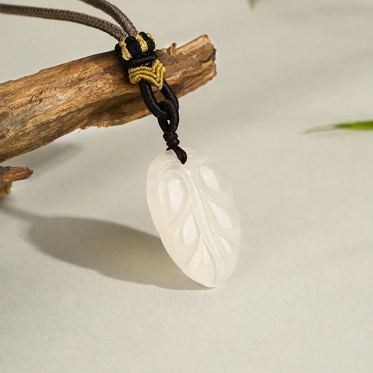 梦金园玉髓挂坠树叶吊坠女款玉坠挂件挂绳首饰配件正品项链送女友