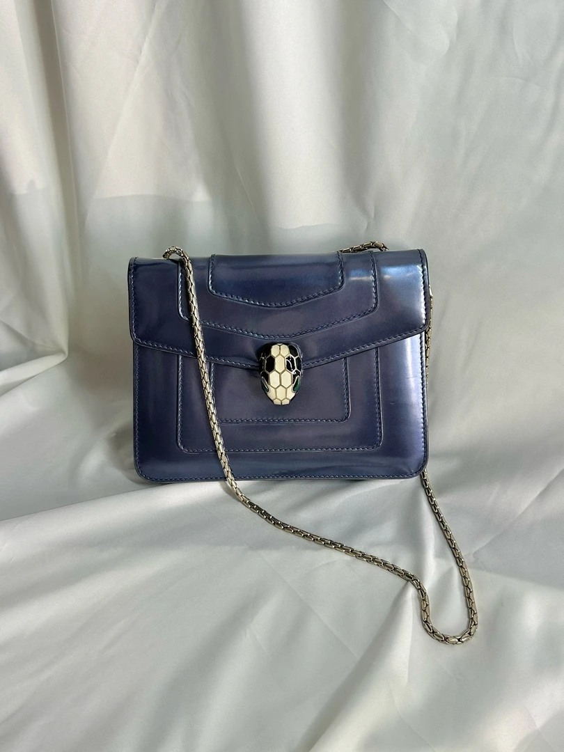 95新 BVLGARI/宝格丽 宝格丽 蓝色镜面蛇头斜挎包