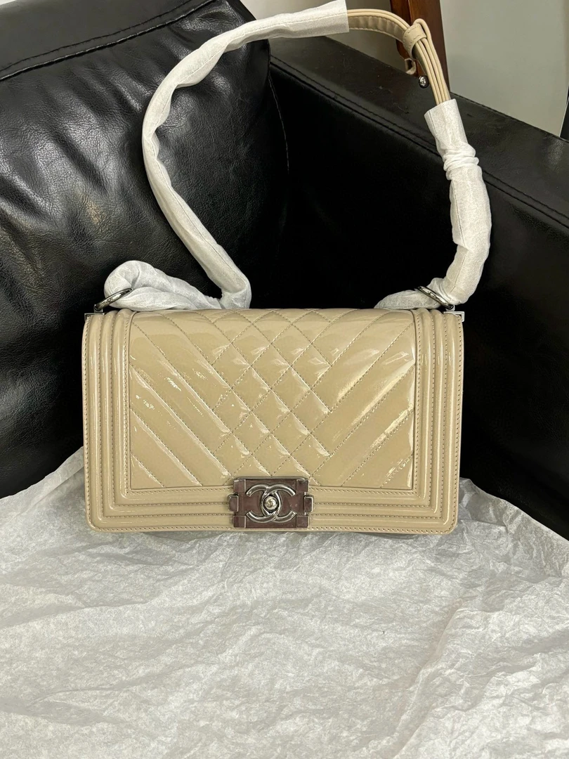 95新 Chanel/香奈儿  chanel 奶茶色leboy斜挎包