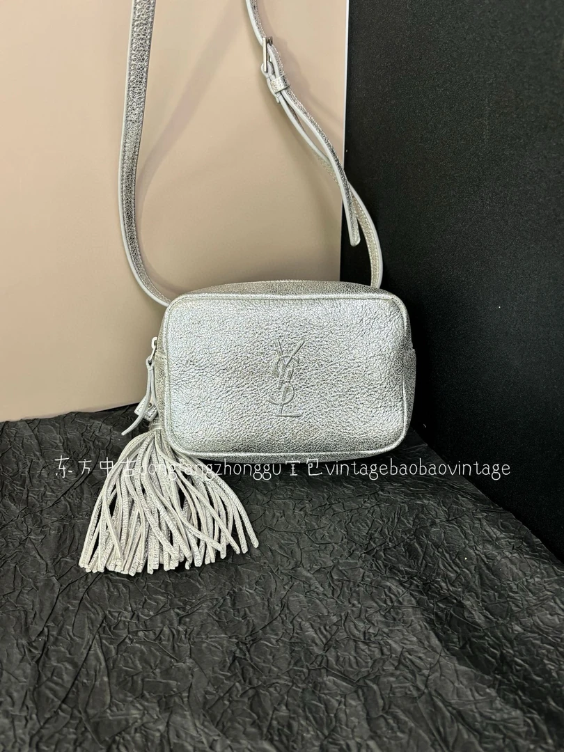 95新 YSL/圣罗兰 (K)ysl 银色流苏相机斜挎包