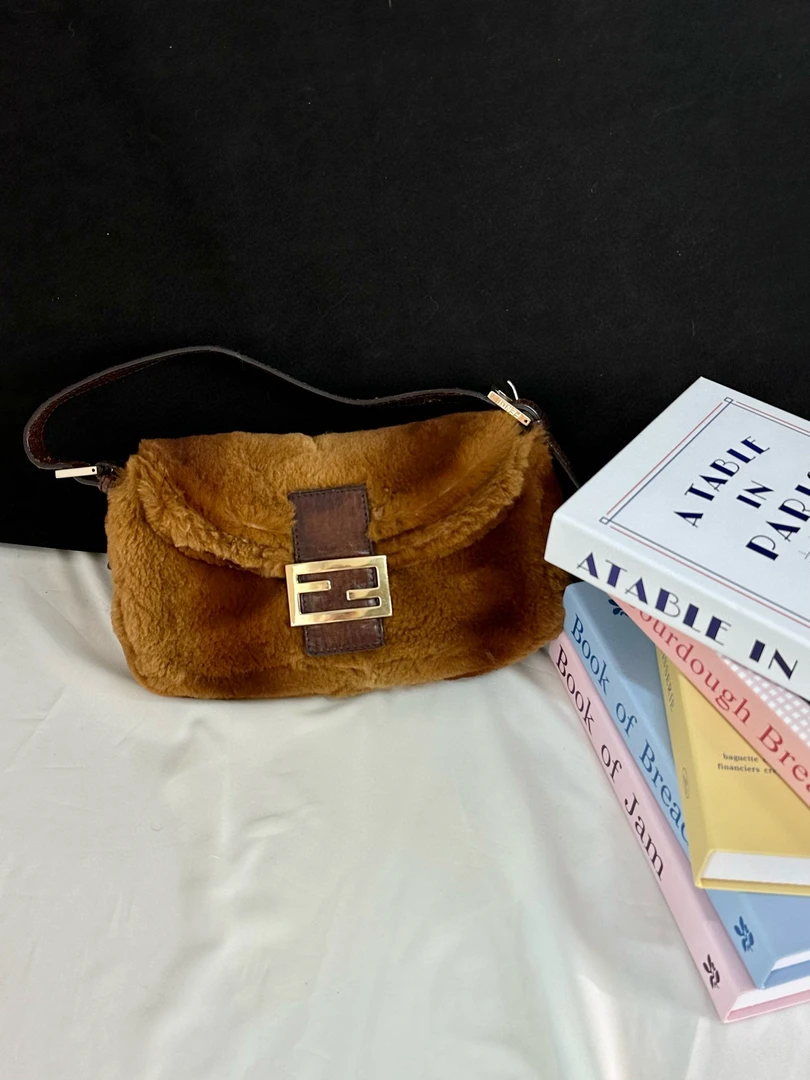 95新 FENDI/芬迪 fendi 美拉德色毛毛单肩包(K)
