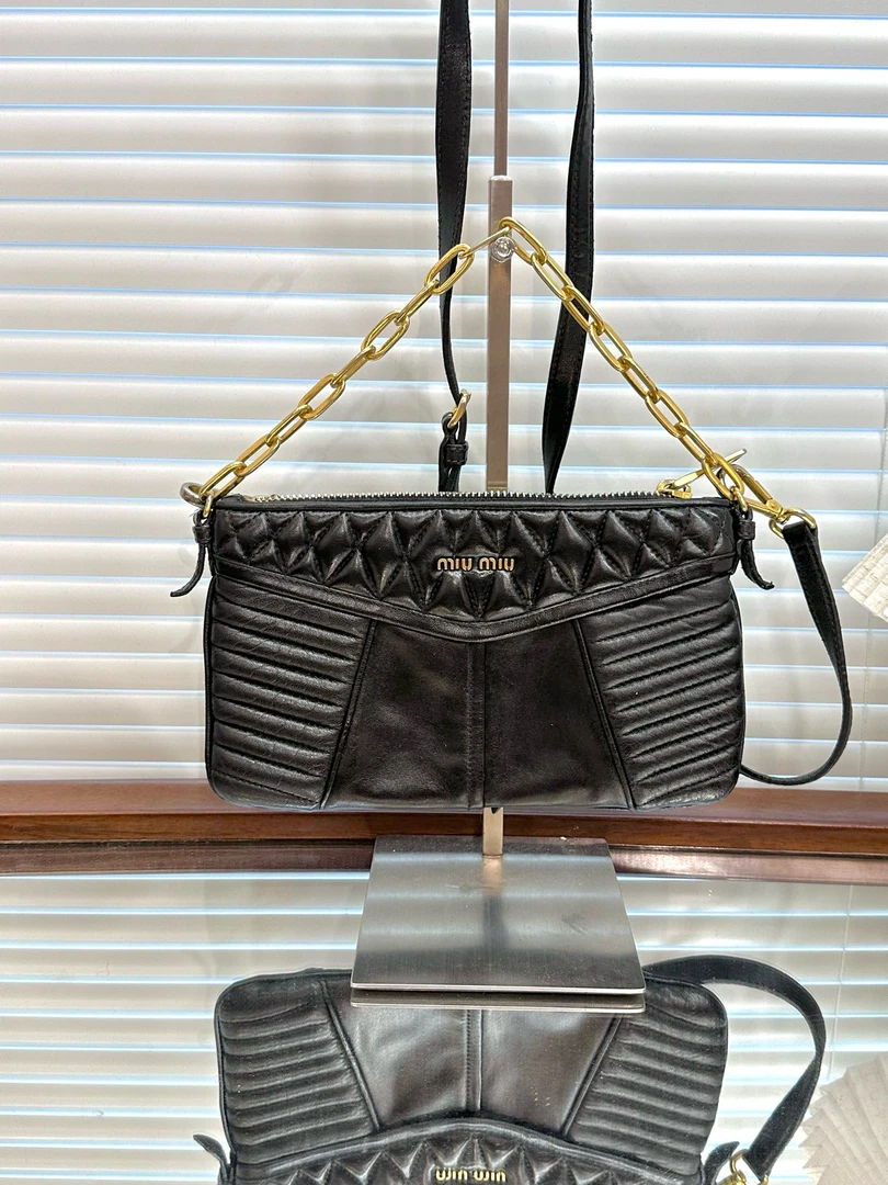 95新 MIU MIU/缪缪 (K)miumiu 黑金斜挎包