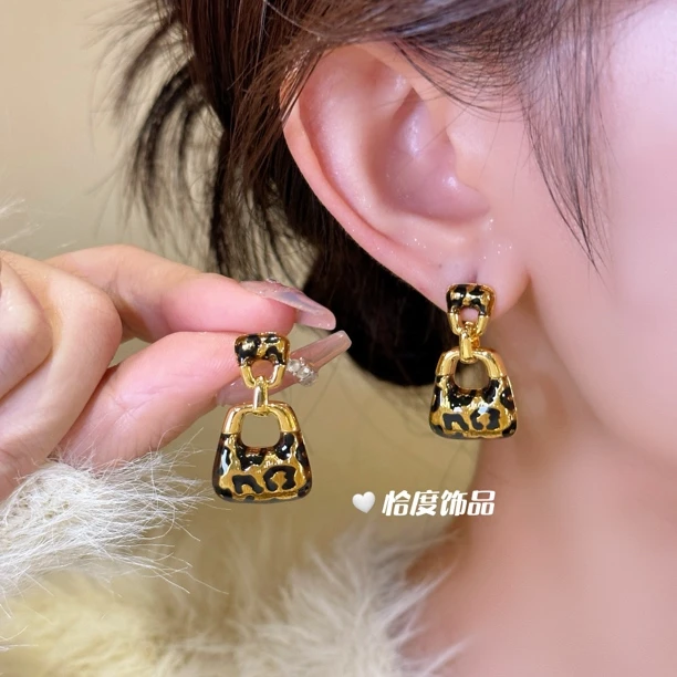 铜合金珐琅耳饰 时尚气质高级大气豹纹几何吊坠耳钉