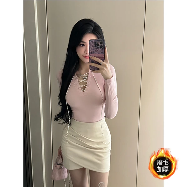 迈沃格秋冬磨毛加厚时尚百搭显瘦长袖打底性感深V绑带长袖t恤女