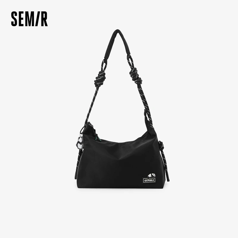 森马斜挎包情侣熊猫系列大容量旅行包户外情侣百搭潮流通勤新款