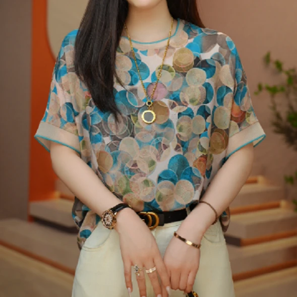 夏季高端短袖时尚上衣女显瘦显白百搭减龄T恤设计感圆领宽松半袖