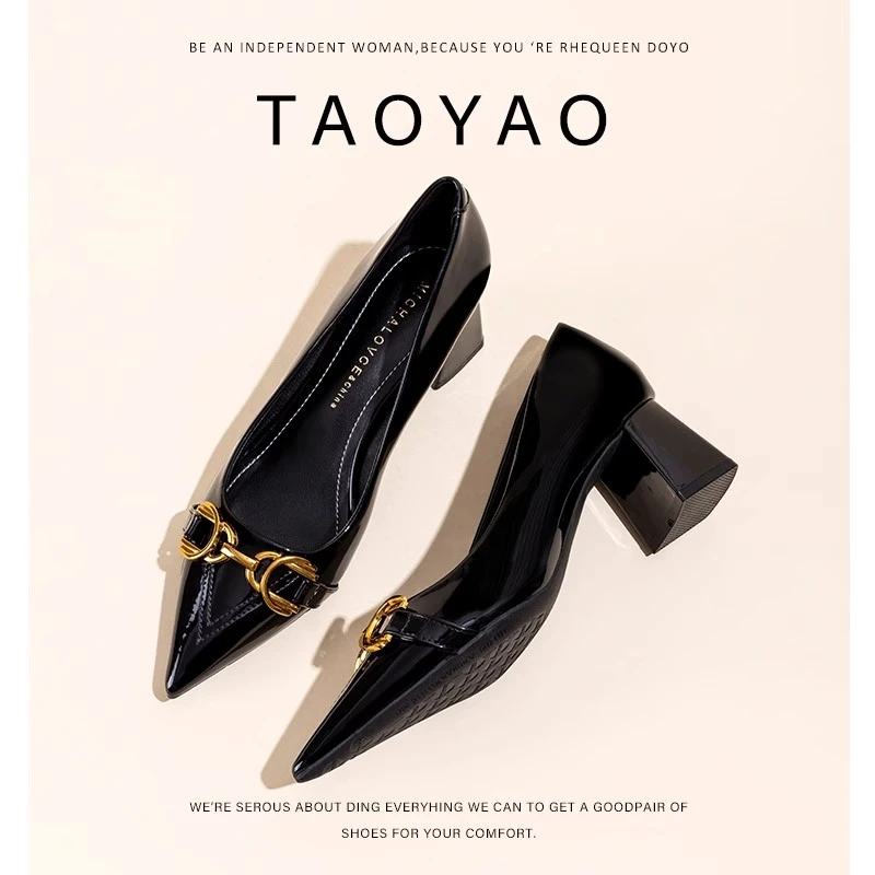 气质黑色职业粗跟高跟鞋女2024年新款漆皮尖头马衔扣工作中跟单鞋