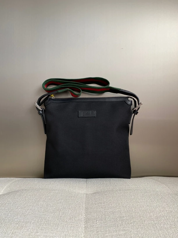 95新 GUCCI/古驰 黑色帆布邮差包单肩包斜挎包男包