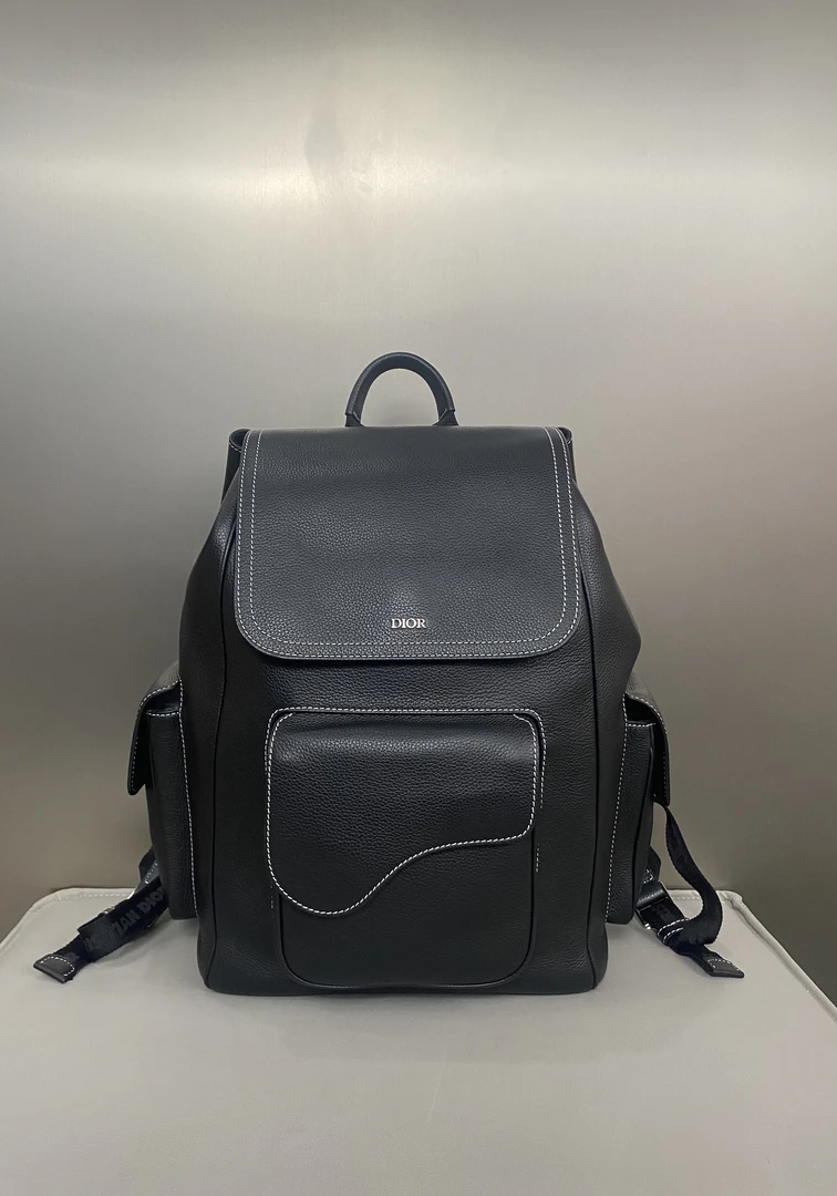 99新 DIOR/迪奥 saddle系列黑色鞍形翻盖抽绳双肩包背包hws040