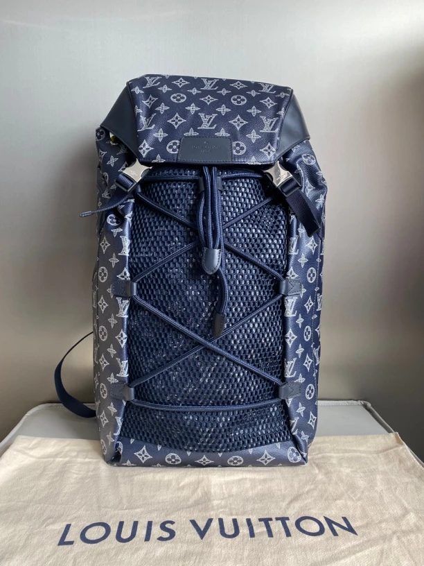 99新 LouisVuitton/路易威登 lv限量版蓝花登山包双肩包hws004
