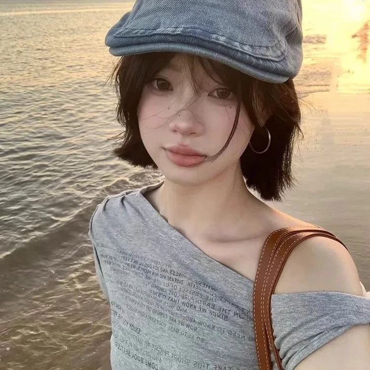 不规则斜肩短袖T恤女夏季2024新款设计感小众别致甜辣妹短款上衣