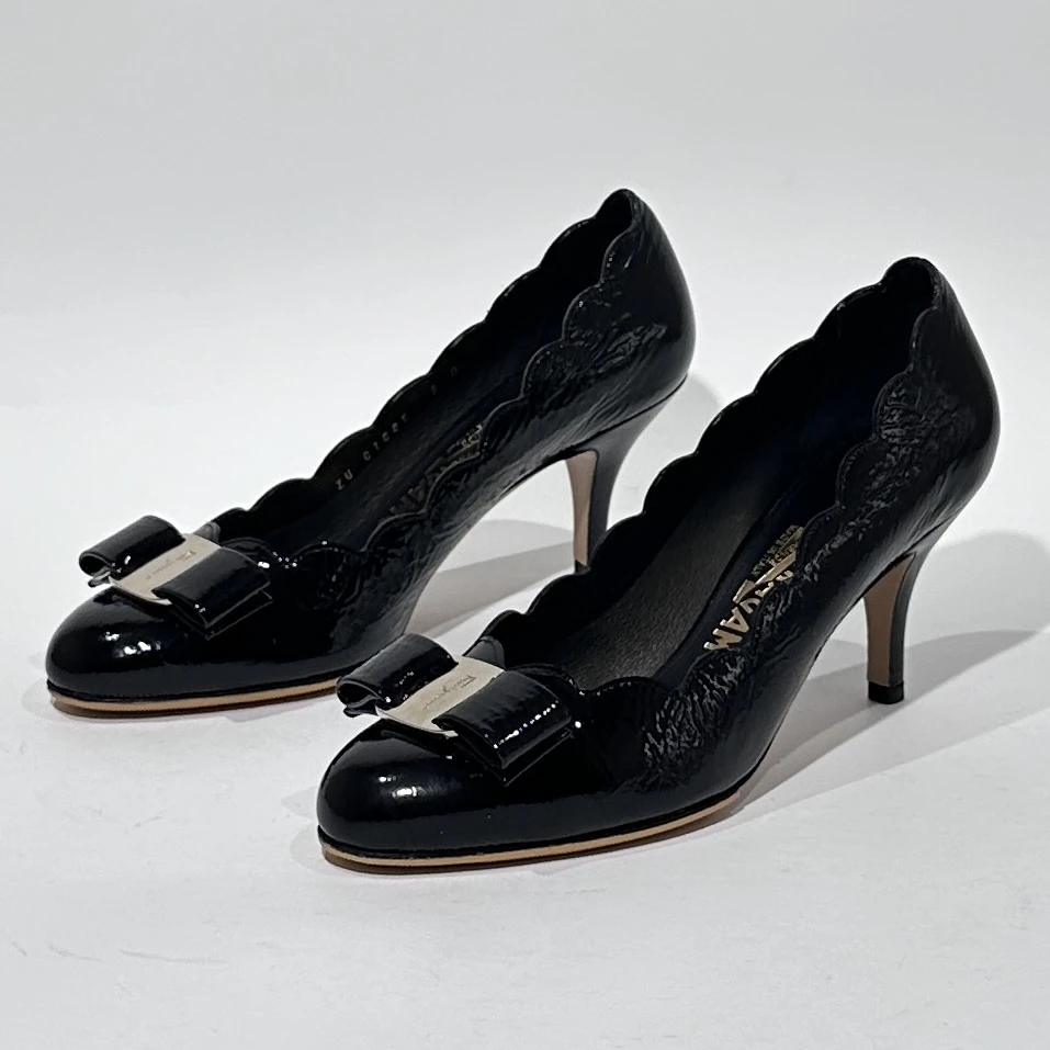 95新 FERRAGAMO/菲拉格慕 35.5码黑色时尚高跟鞋/ML01556