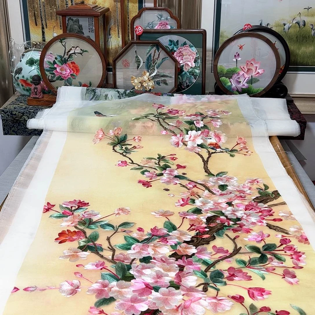 刺绣国****施纯手工刺绣画