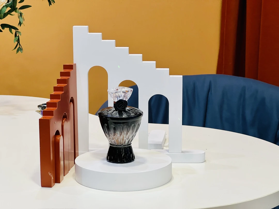 MustFaM 黑夜美人香水