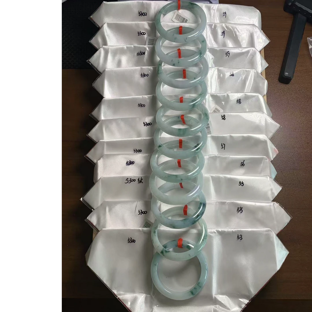 天然缅甸翡翠A货手镯多样性发货,发一件