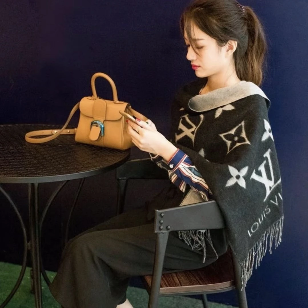 全新未使用 LouisVuitton/路易威登 路易威登黑灰围巾/A01625