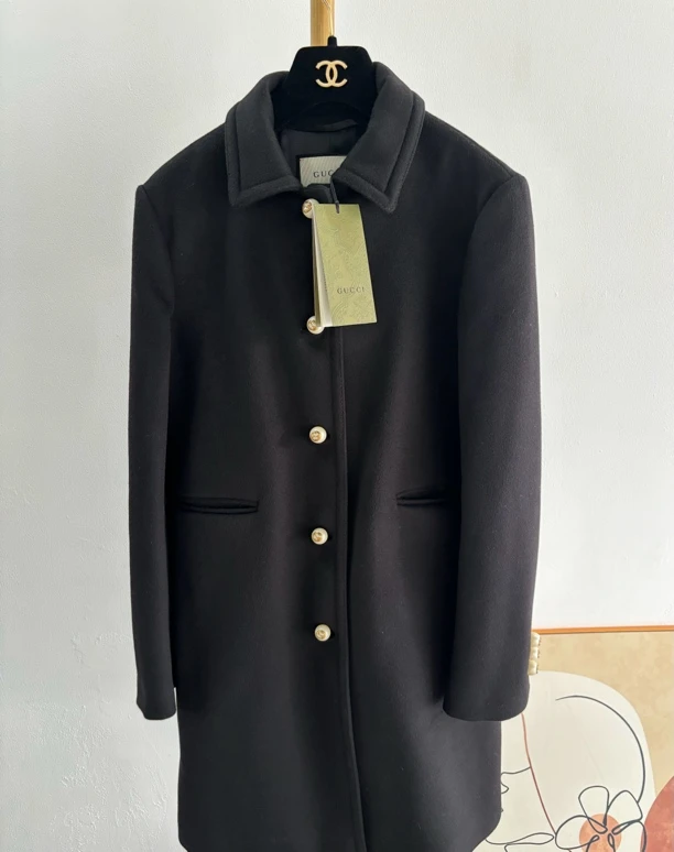 古驰珍珠扣黑色大衣/肩37/胸88/长84/40/A01068