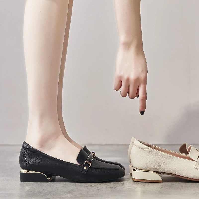 女鞋2024年夏季新款网红时尚单鞋粗跟方头百搭皮软底英伦小皮鞋