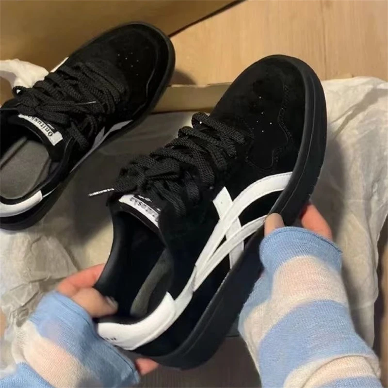 火山灰德训鞋女超火学院风2024秋季新款厚底板鞋复古运动休闲鞋子