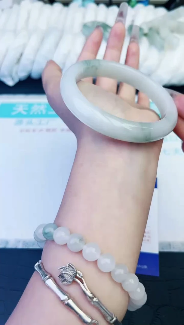 【闪购商品】石英质玉手镯未镶嵌144-60.3