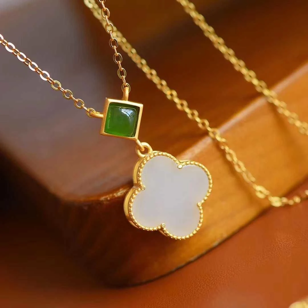 天然和田玉白玉碧玉四叶草吊坠玉石项链锁骨女气质简约