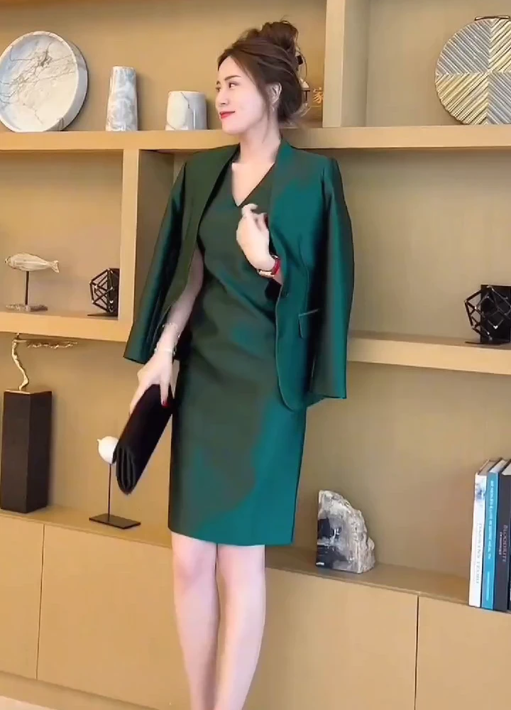 欧货时尚百搭职业套装女2025年秋季新款小西装+气质包臀裙两件套