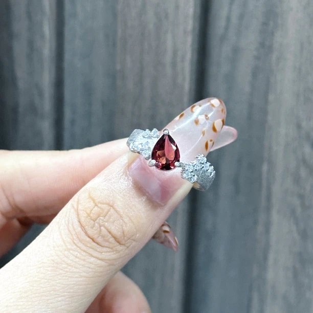 【欣遇珠宝】天然石榴石戒指轻奢s925银镶嵌火彩十足