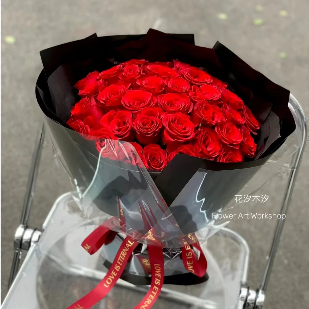 33朵高原红玫瑰花束