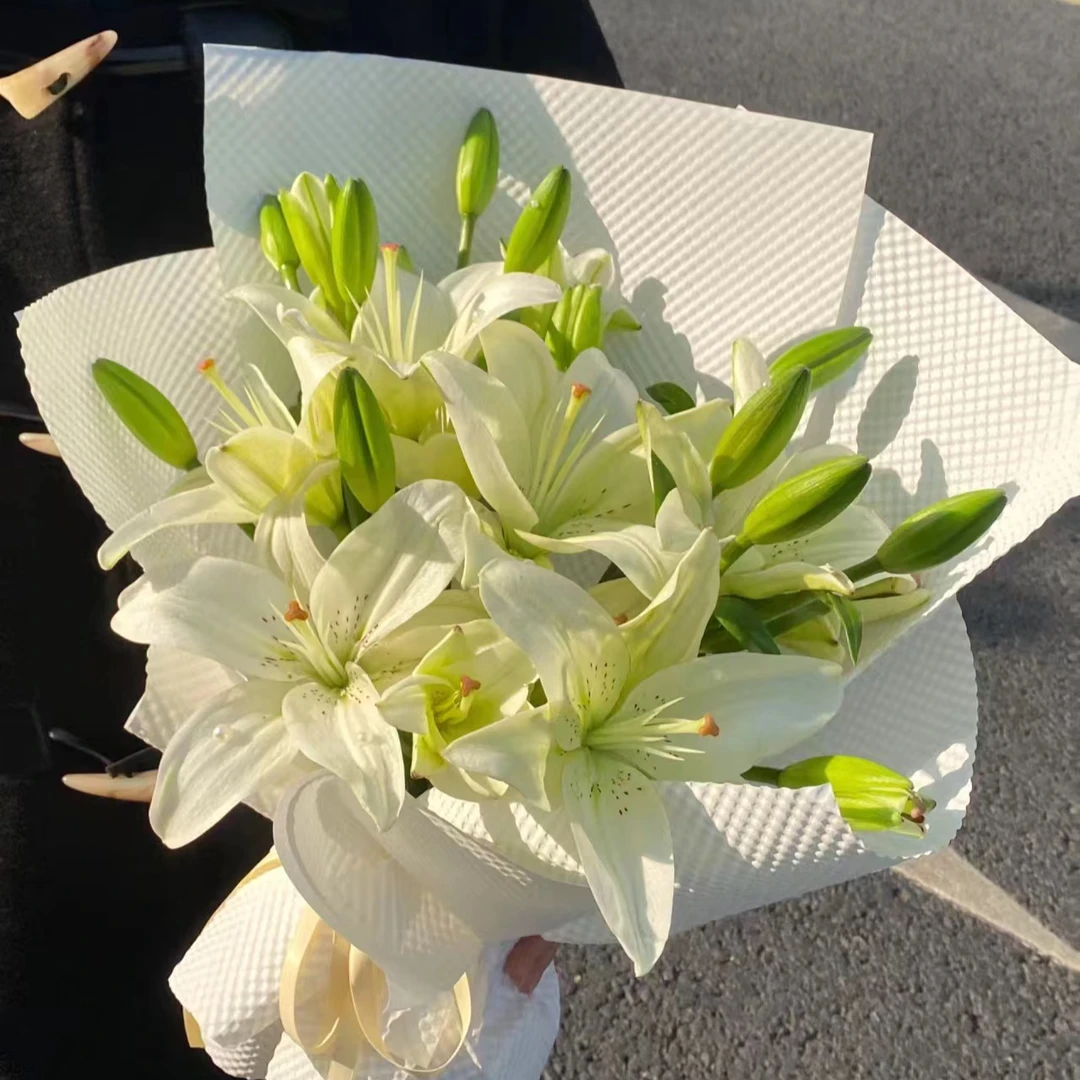 小清新香水百合花束