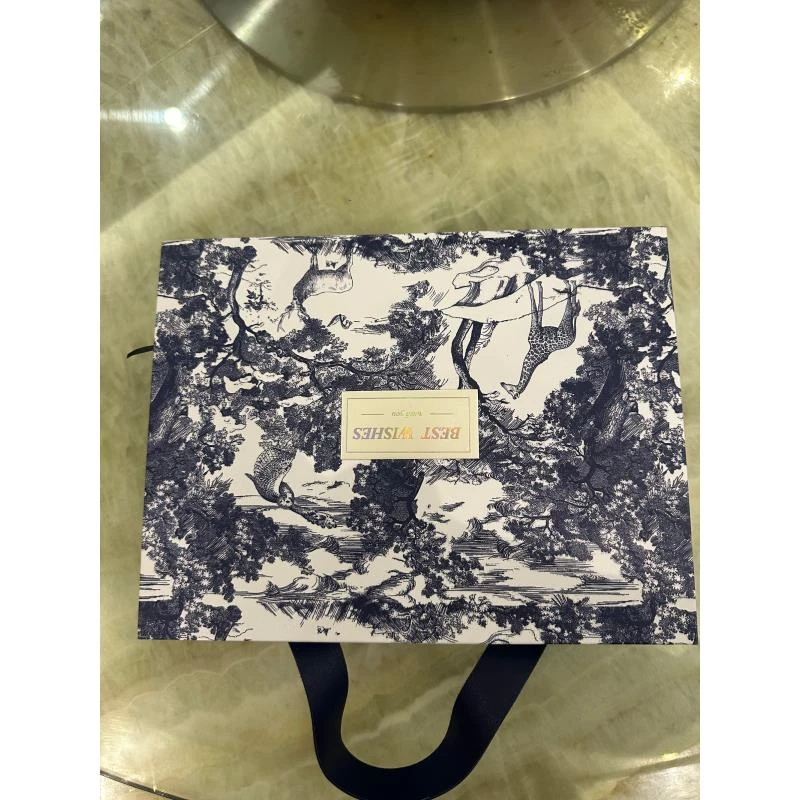 【美容院回归礼物】高档酒店多功能彩色四件套礼盒（非卖品仅供展示）